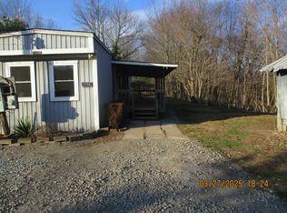 1154 Monheim Ln, Vandergrift, PA 15690