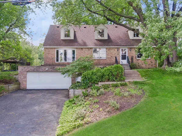 338 McCarrons Blvd S, Roseville, MN 55113