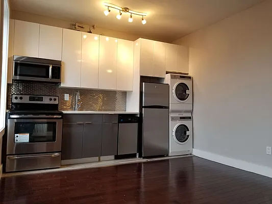 Rented by Bruma Realty LLC | media 25