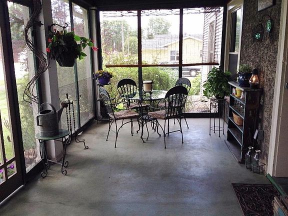 Large Screened front porch