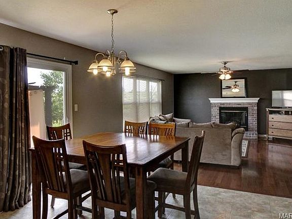 3rd image of 604 Louisbourg Dr