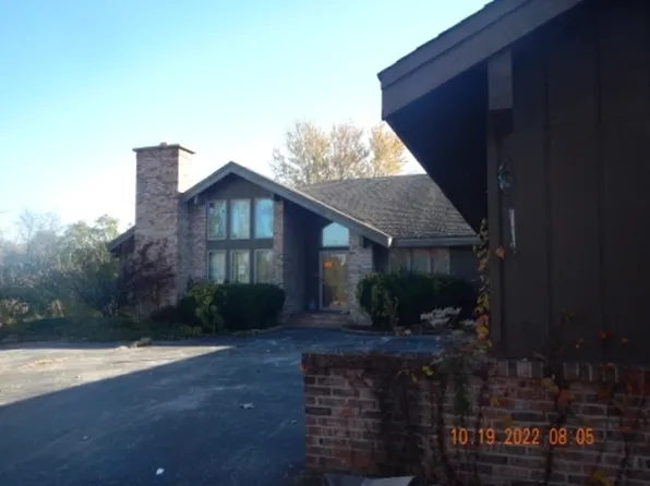 23915 S Old Post Rd, Crete, IL 60417