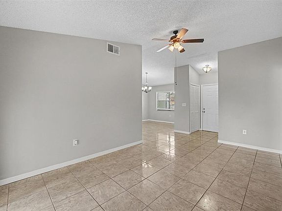 5th image of 32 YORK COURT