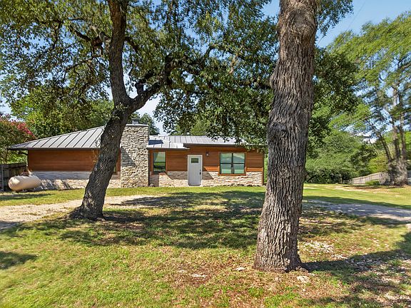 2nd image of 1932 Canyon Lake Dr