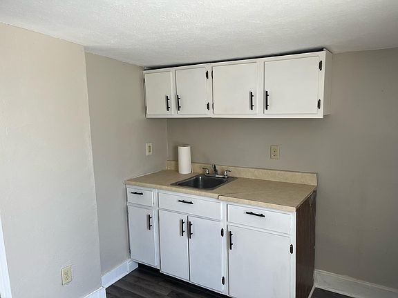 4th image of 1101 Cunningham St #2