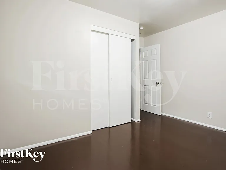 8820 Manchester Ave — Photo 11