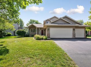 544 Hawthorn Rd, Lino Lakes, MN 55014