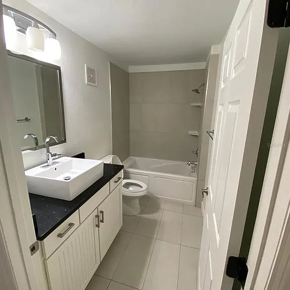 5475 Vineland Rd #8311 — Photo 11