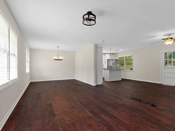 4th image of 2128 Summerville Ct