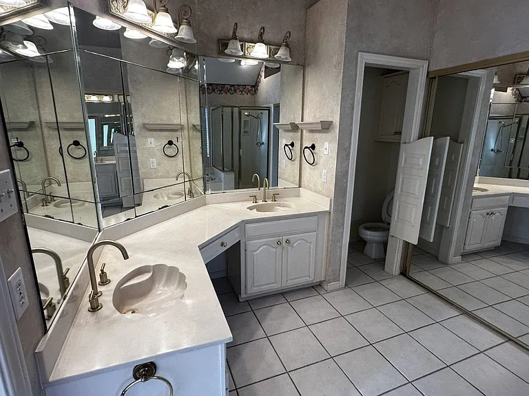18532 Bay Pines Ln — Photo 8