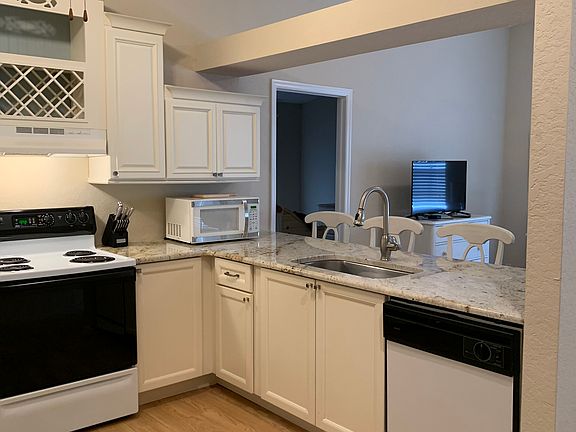 4th image of 544 High Pines Ct