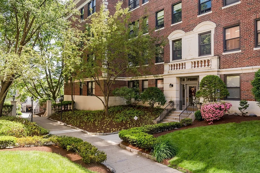 2 bed, 1.0 bath, 910 sqft, $3,500 — Photo 1