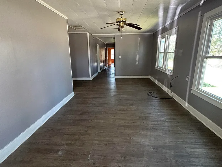7158 Main St — Photo 2