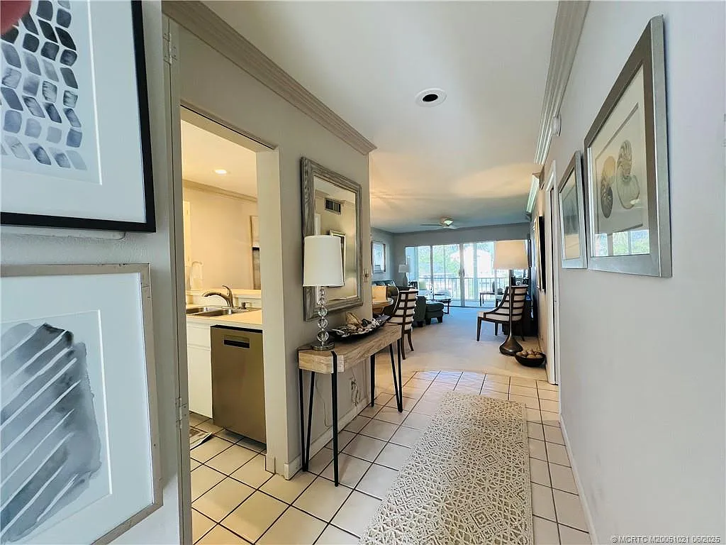 2 bed, 2.0 bath, 1101 sqft, $2,250 — Photo 3