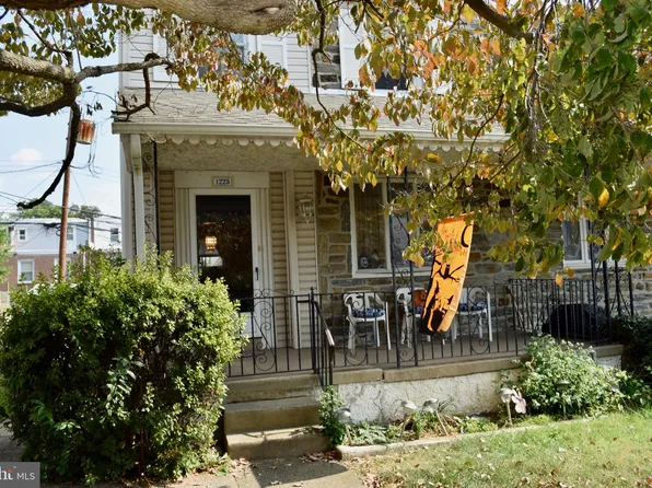 1223 Cobbs St, Drexel Hill, PA 19026