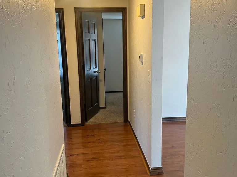 1082 Castlebury Mansion — Photo 11