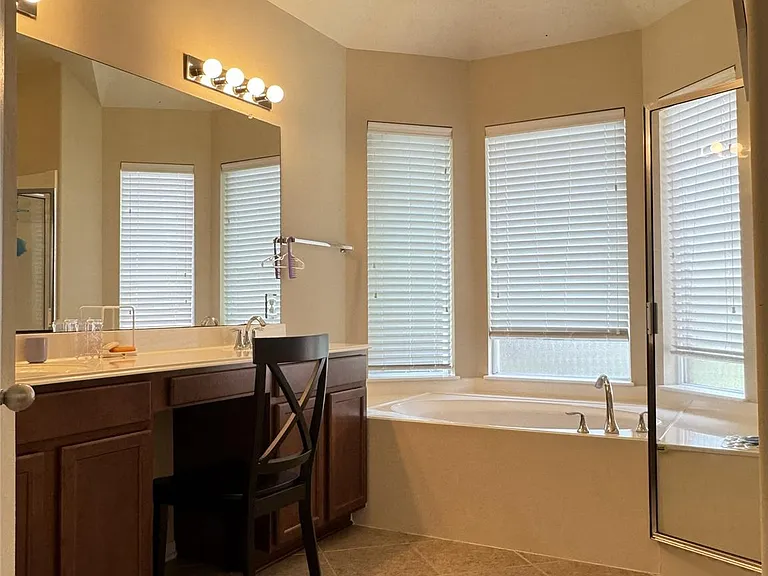 6106 Brookmall Dr — Photo 16