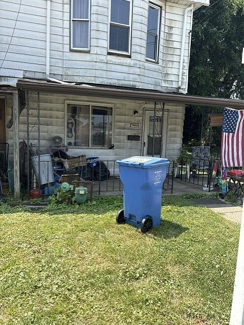 1st image of 240 Noblestown Rd