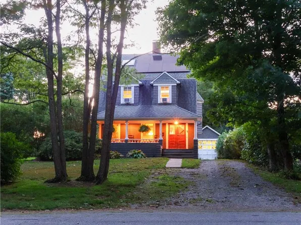 16 Indian Run Rd, South Kingstown, RI 02879