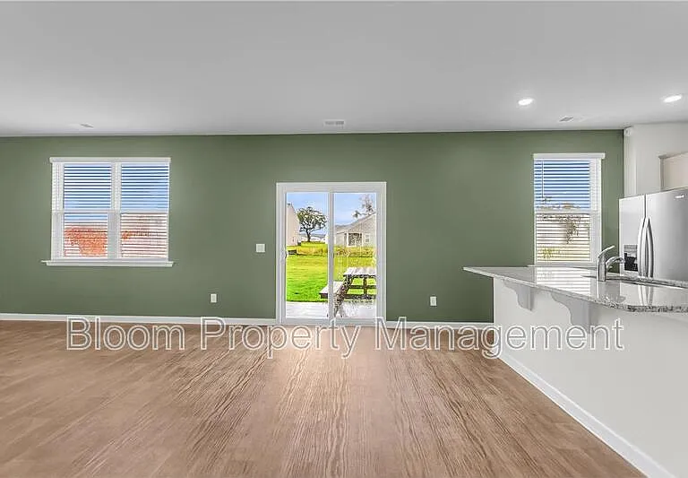 502 Lake Ridge Blvd — Photo 14