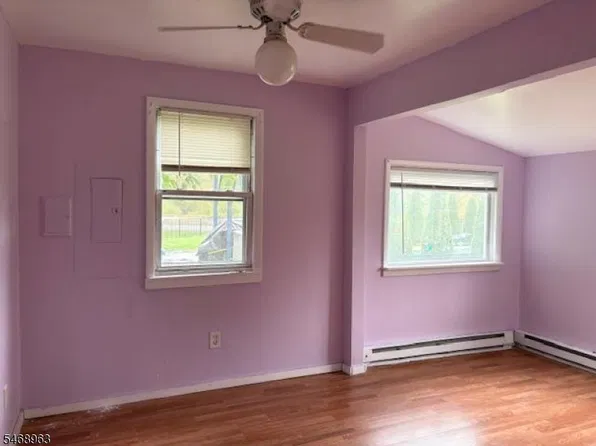 30 Cherokee Ave #1, Lake Hiawatha, NJ 07034