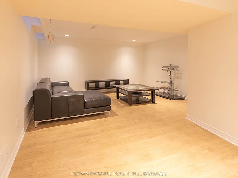 2 Farnham Dr — Photo 26