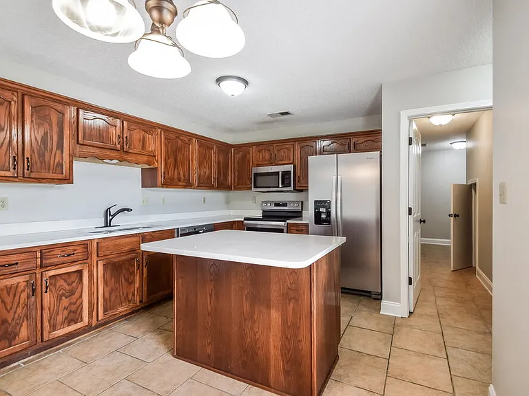 2346 Kindlewood Dr — Photo 9