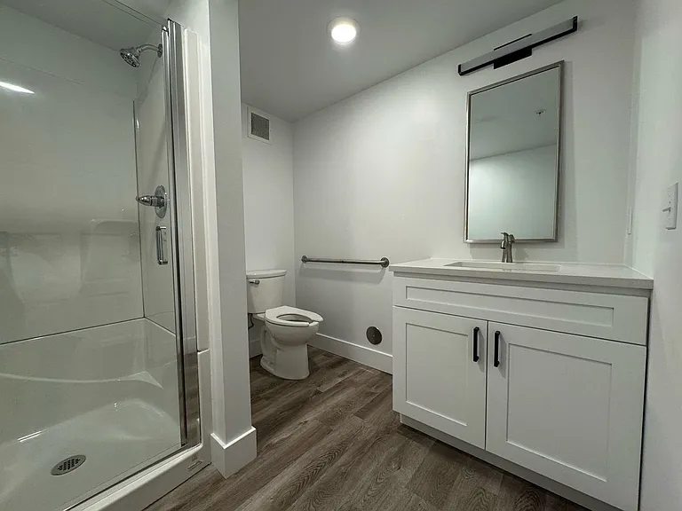 186 N Holly St — Photo 10