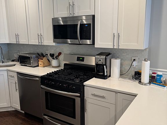5th image of 2451 W Haddon Ave #1