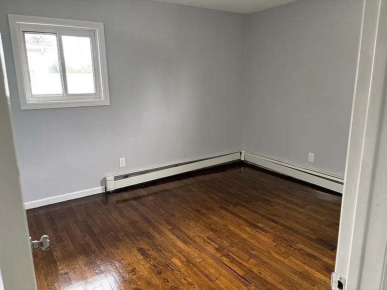 16 Gwynne Ln — Photo 3