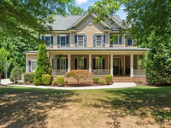 525 Chrismill Ln, Holly Springs, NC 27540