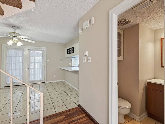 5th image of 8012 Pines Rd