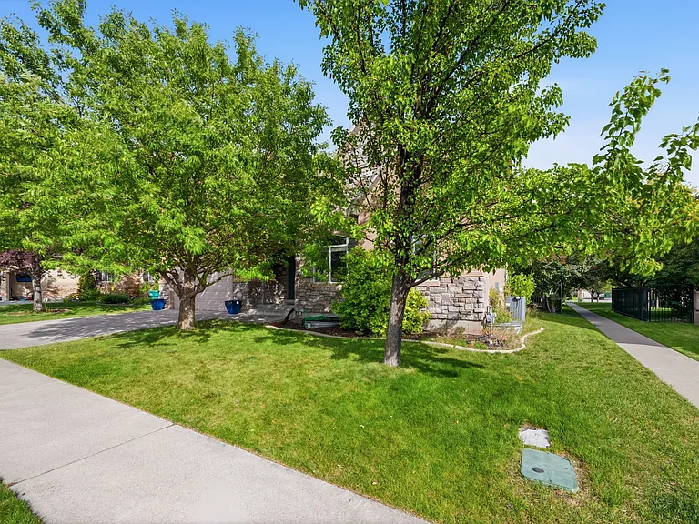 4009 W Troon — Photo 3