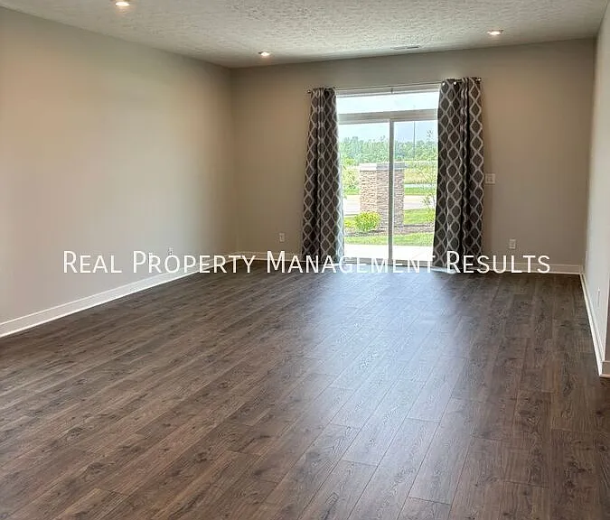 4814 Alaina Dr — Photo 3