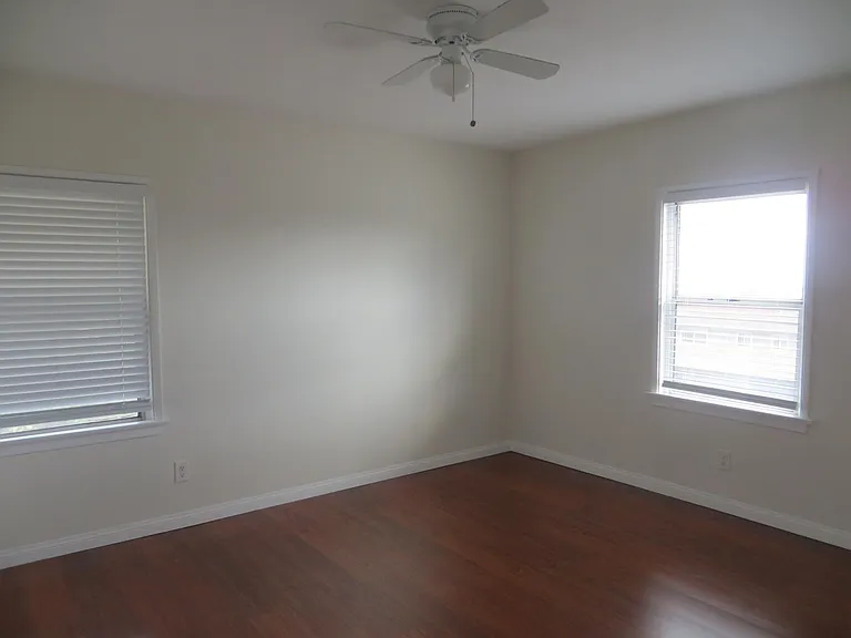 147 Mariposa Ave #F — Photo 11
