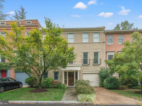 2775 Unicorn Ln NW, Washington, DC 20015