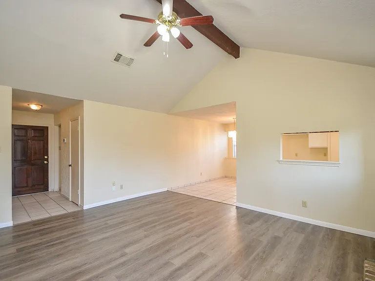 9414 Kingsvalley St — Photo 6