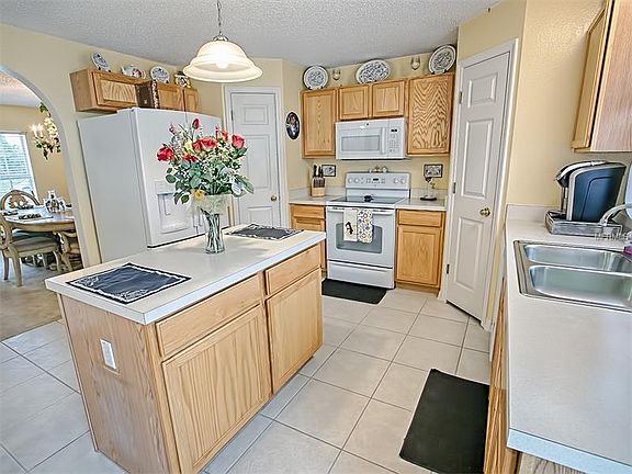 5th image of 939 Leeward Dr