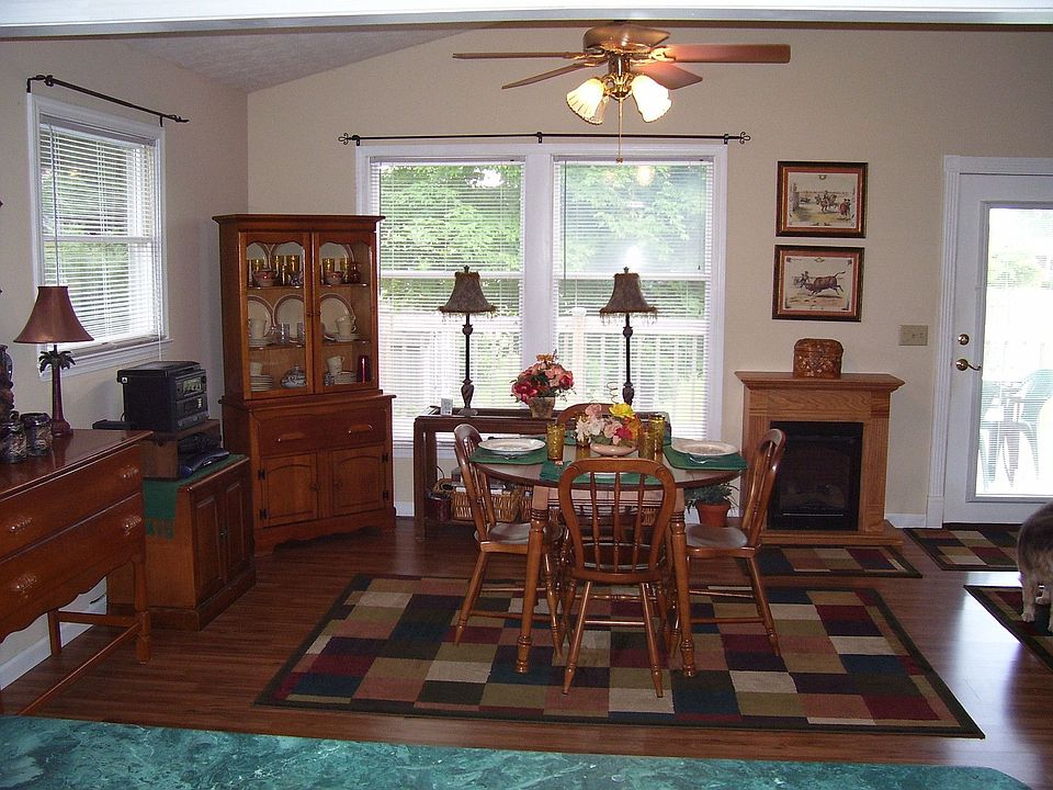breakfast  area