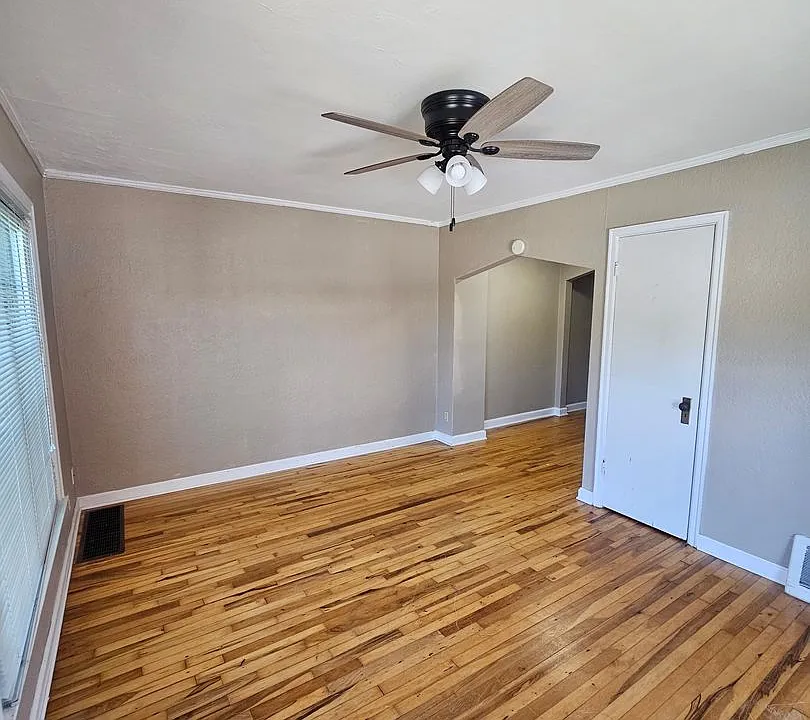 MW - 5824 Grand Ave