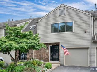 10 Spruce Run, Ramsey, NJ 07446