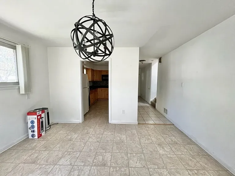 912 Hoyt St — Photo 7