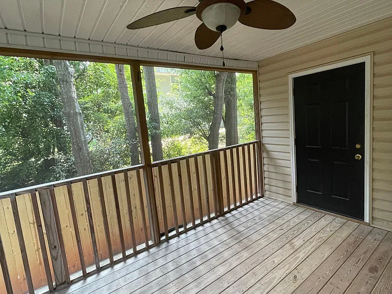 1136 E Lee Rd — Photo 9