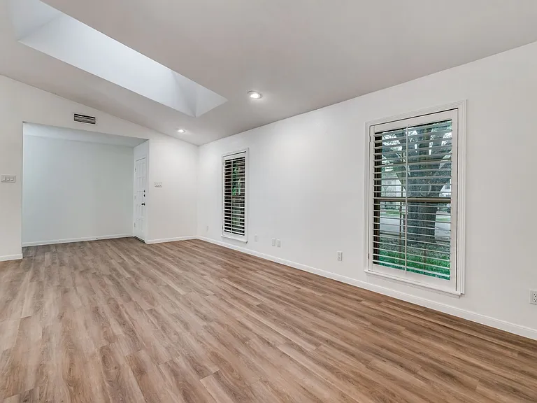 3940 Dalgreen Cir — Photo 17