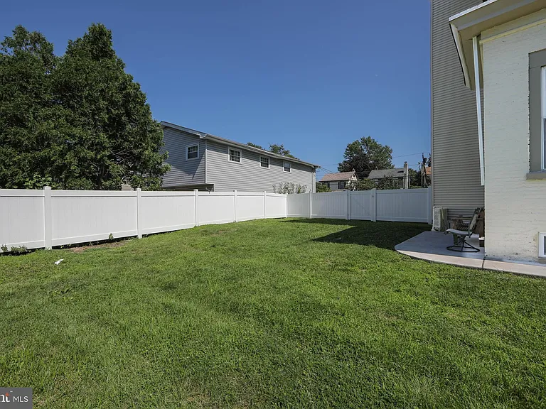 9 E Holly Ave #5 — Photo 31