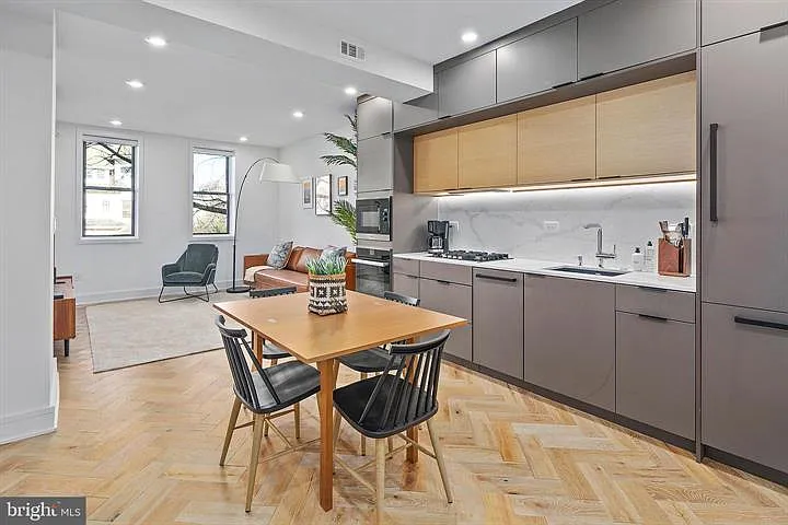 1900 Biltmore St NW #7 — Photo 1