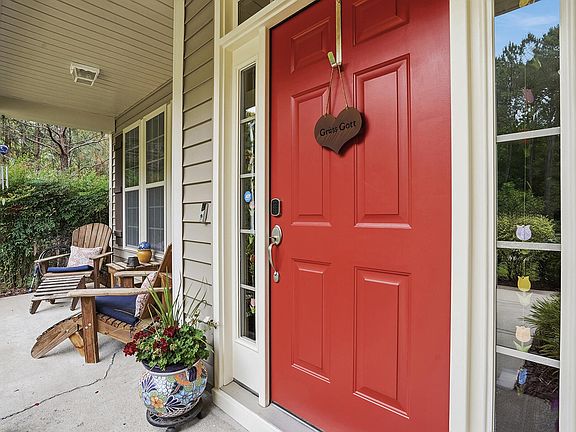 4th image of 204 Sweet Violet Dr