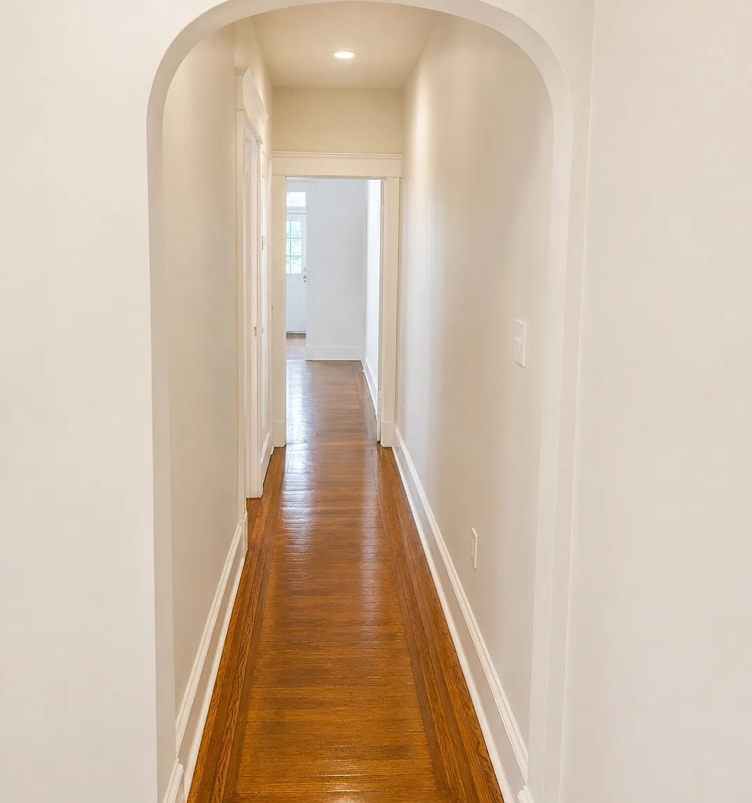 1 bed, 990 sqft, $1,100 — Photo 3