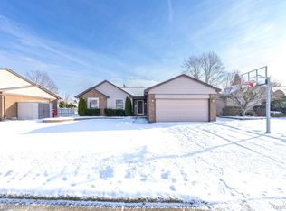 47714 Nola Dr, Macomb, MI 48044
