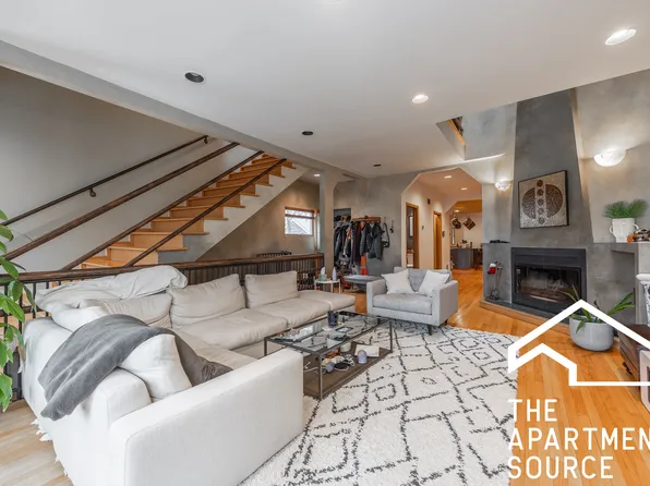 1224 W Augusta Blvd #2, Chicago, IL 60642